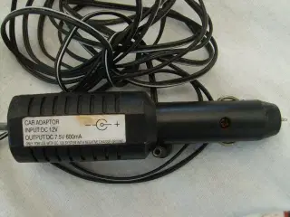 Oplader/cigartænder-adapter 9V 0,8A