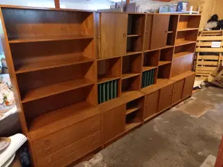 Teak reol i fire sektioner