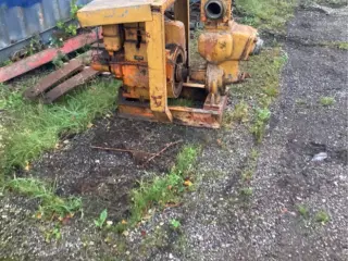 Gul kraftig vandpumpe