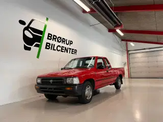 Toyota HiLux 2,4 D Pick-up X-Cab