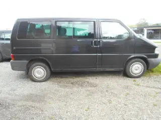 VW Caravelle 2,5 TDi 174