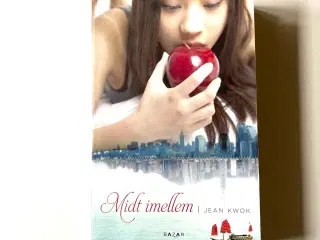 Midt imellem. Af Jean Kwok