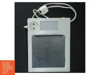 Elektrisk spejl med stikkontakt fra EVA (str. 23x18 cm)