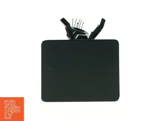 Figur på bænk (str. LBH: 10x8x18 cm)