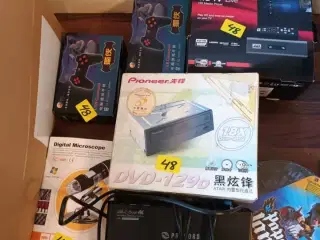 Mediacenter BOSE og diverse IT udstyr og spil