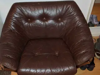 Lænestol i brunt læder