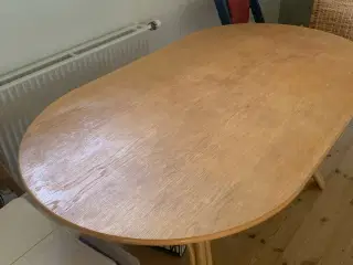Spisebord i bambus