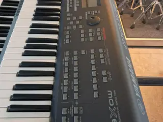 Yamaha MOX6 - Synthesizer 