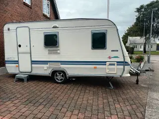 Campingvogn adria B 432 PX. 2001 Totalvægt 1100kg