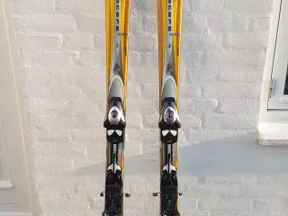 Carving ski