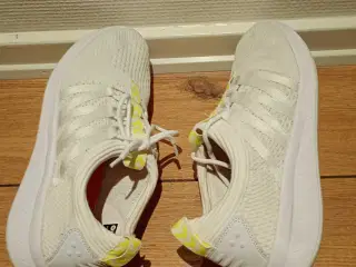Fine sneakers, HUMMEL, str. 41.