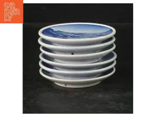 Blå dekorative vægplatter fra Royal Copenhagen (str. Ø 8 cm. 6 styk)