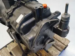  CASE 580SLE 4wd Transmission 