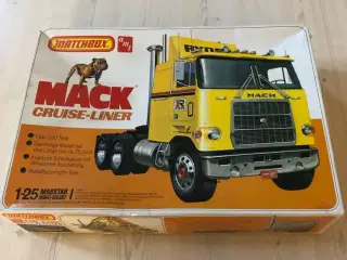 Matchbox mack Cruise liner