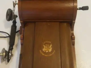 Rigtig fin gammel vægtelefon. 