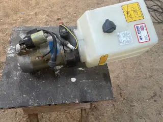 Hydralikstation med tiplad