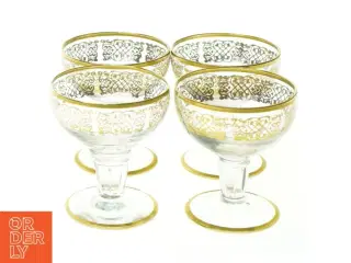 Glas med guldkant (str. 7 x 6 cm)