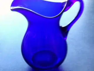 Flødekande i blåt glas