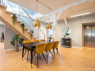 Fuldt serviceret kontor på Frederiksberg!