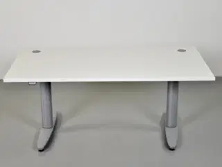 Hæve-/sænkebord med hvid plade, 150 cm.