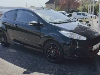 Ford Fiesta black Edition 