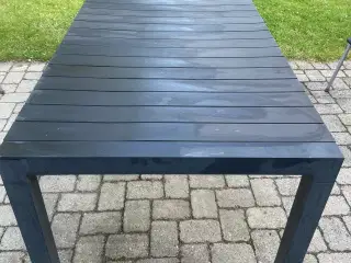 Havebord med udtræk