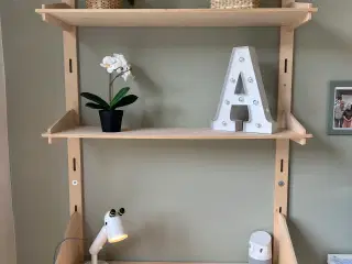 Pixiform skrivebord 
