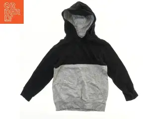 Hættetrøje med kængurulomme fra H&M (str. 122)