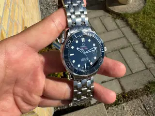 Omega Seamaster 300 i blå til salg .