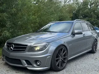 Mercedes C63 AMG van 