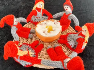 Nisser rundt om risengrød