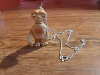 E.T. figur i halskæde