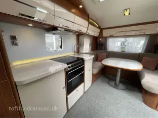 2015 - Adria Alpina 613 UT Alde Centralvarme   Flot HELÅRS-VOGN med ALT i udstyr. 1 EJERS. Alde vandbåret varme, ENKELTSENGE. ET GODT TILBUD HER.
