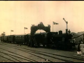 Indvielsen af Jernbanelinien mellem Helsinge og Tisvildeleje 24 - 6 - 1924 - Fotokort - Nålehul !