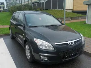 HYUNDAI I30 1.6 CDRI 2009 340000km TRÆK. LÆS TEXT 