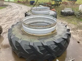 Pirelli 20.8 R38 Der medfølger 4 stk. Låse/arme