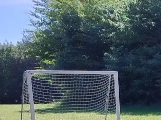 2 Fodboldmål indv. højde 190 cm og bredde 270 cm