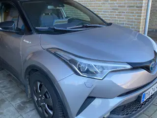 Skøn Toyota C-HR, benz-hybrid, træk, aut.gear