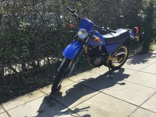 Suzuki DR 250S 