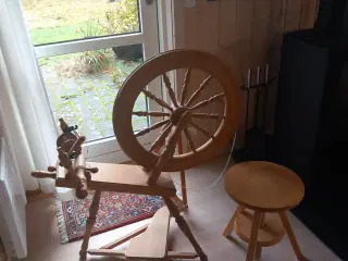 Spinderok, skammel og karteflor