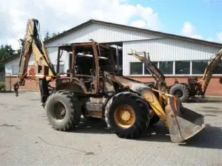 Case 595 Super LE sælges i dele/for parts