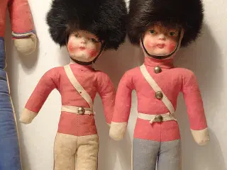 6stk gamle gardere med stofkrop og papmachè hovede