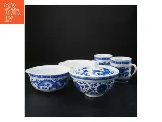 Blå og hvidt porcelænsservice sæt (str. Sk å le. ø. 15,5 cm. kop. ø. 8,5 cm)