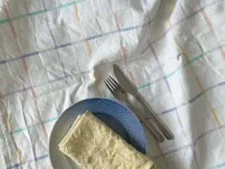 Ternet retrodug, pasteller, 176 x 138 cm, NB