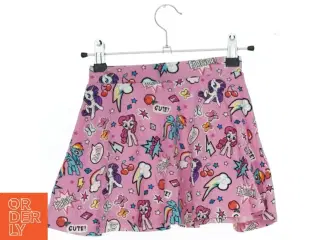 Lyserød nederdel med My Little Pony-motiver fra H&M (str. 110)