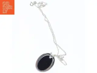 Sølv halskæde med sort vedhæng (str. 44 cm)