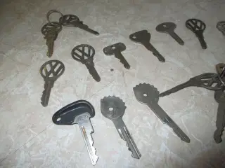 Gamle nøgler div biler  