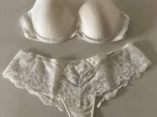 NYT HM Råhvid BH Sæt 