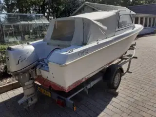 Motorbåd