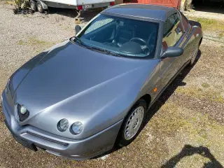 Alfa Romeo spider v6